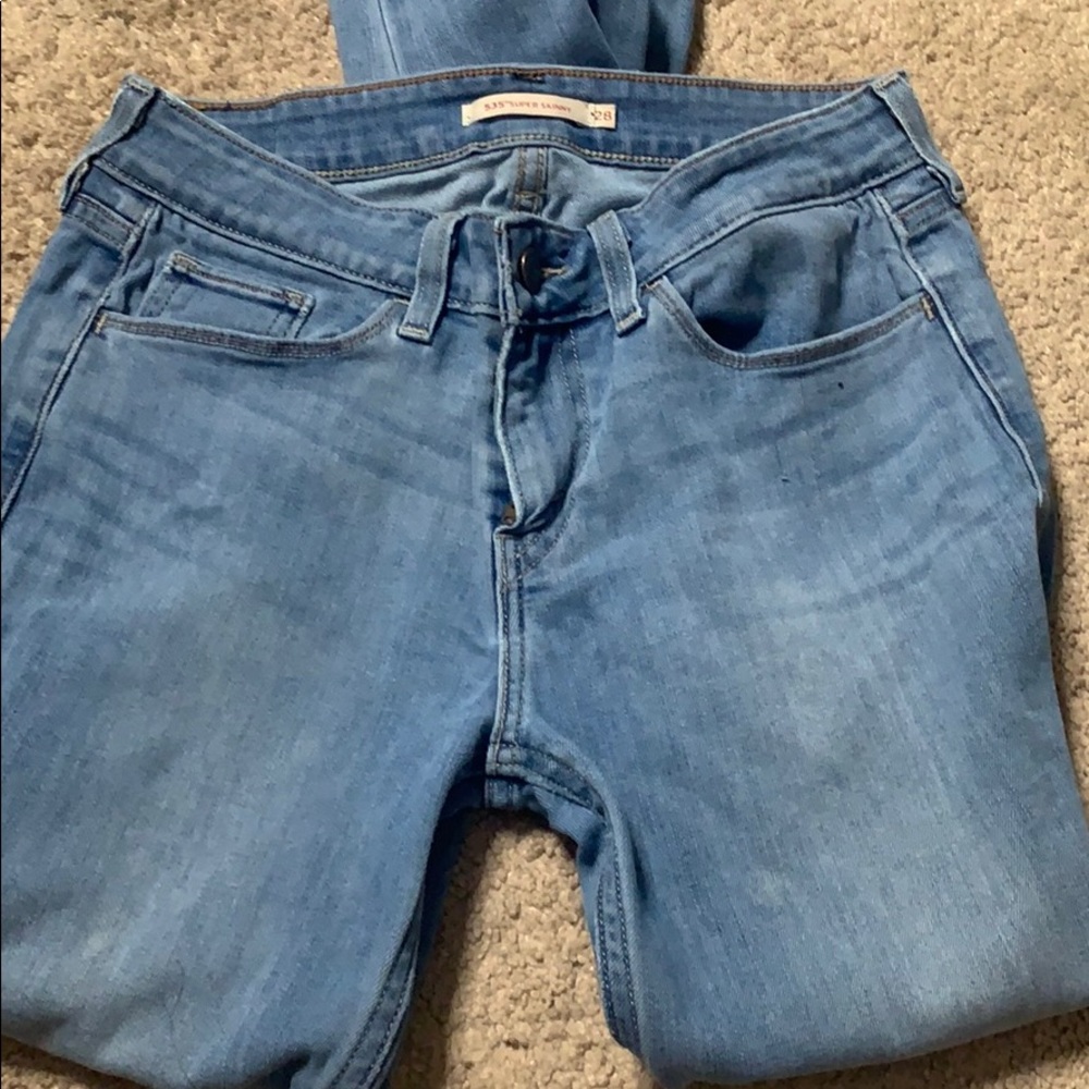 Women’s light wash Levi’s